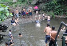 Las Cocuizas: Es un lugar que representa alegría y tradición Entre el murmullo refrescante del río y las risas vibrantes de niños, adolescentes y de sus representantes que hacen vida en la entidad, se pudo develar un recordatorio poderoso: "la sonrisa de un infante es, sin duda, el motor más invencible de nuestra sociedad".