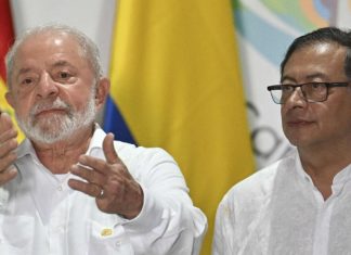Petro se compromete ante Lula a promover transición de gobierno pacífica en Colombia